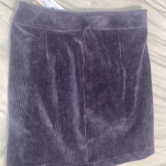 Greyish skirt - Picture 4 of 4